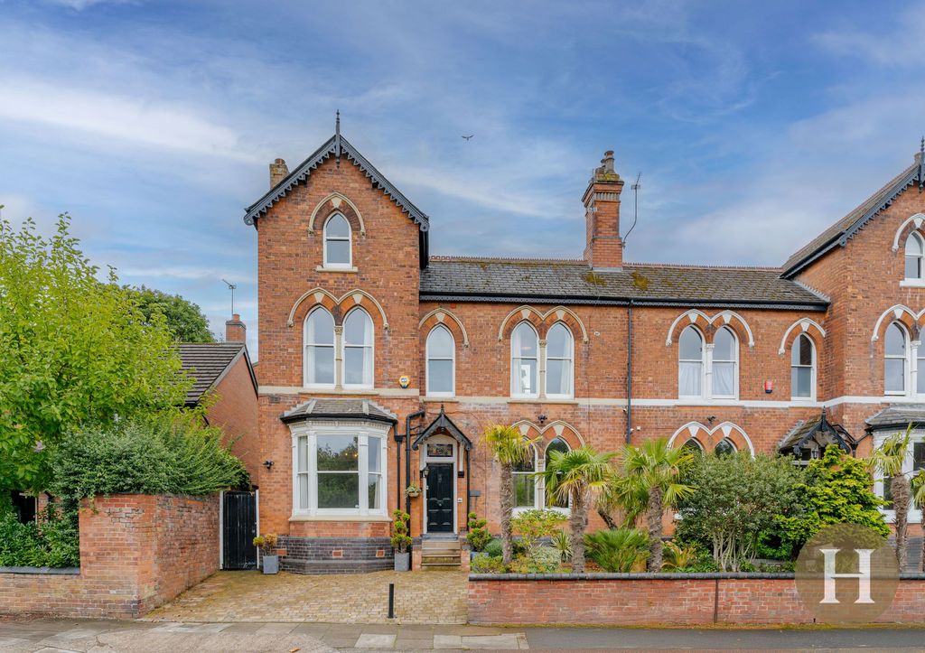Property photo 1 of 50
