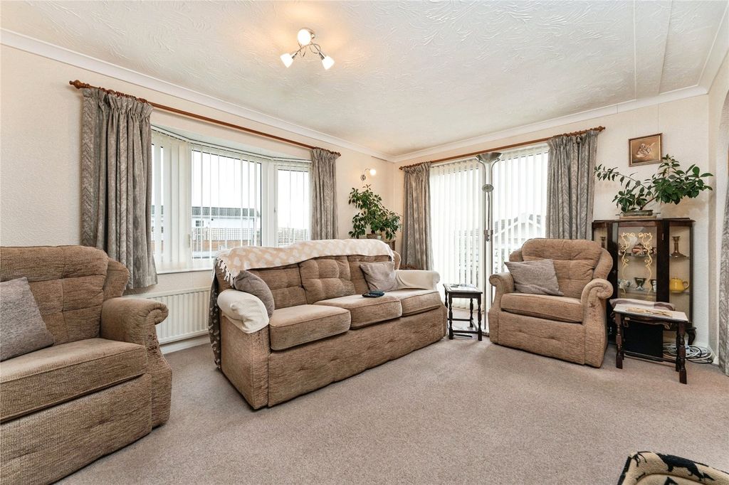 Property photo 2 of 17 Picture No. 10