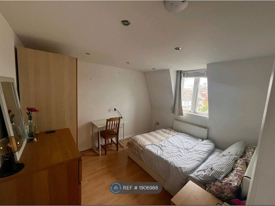 Property photo 3 of 5 Fully Furnished Double Bedroom
