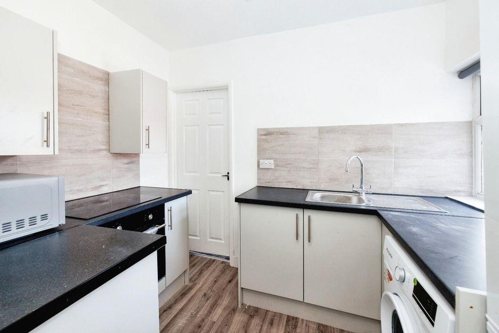 Property photo 2 of 13 Kitchen