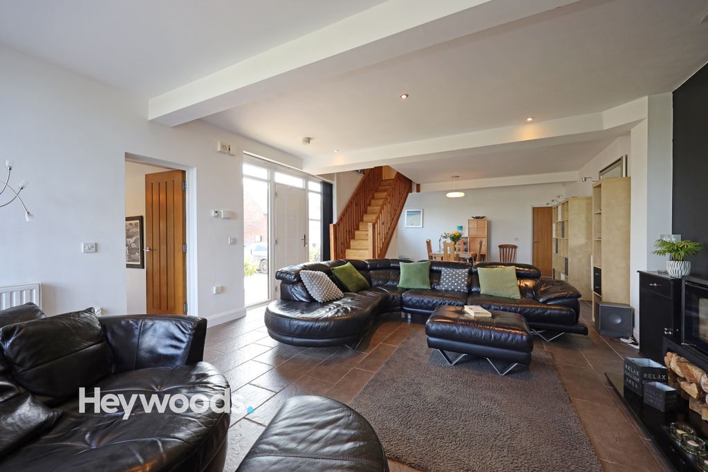Property photo 3 of 42 0F1A7493