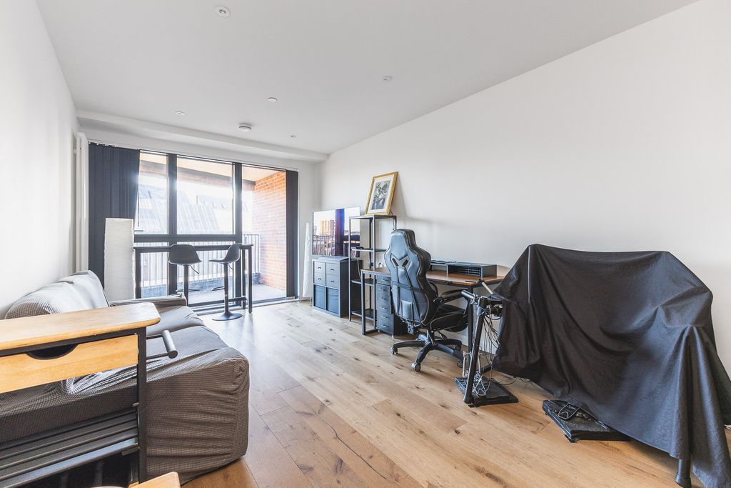 Property photo 2 of 20