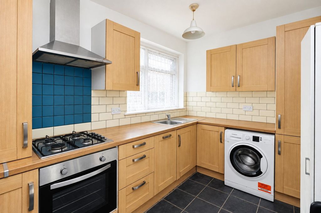 Property photo 2 of 8 Kitchen