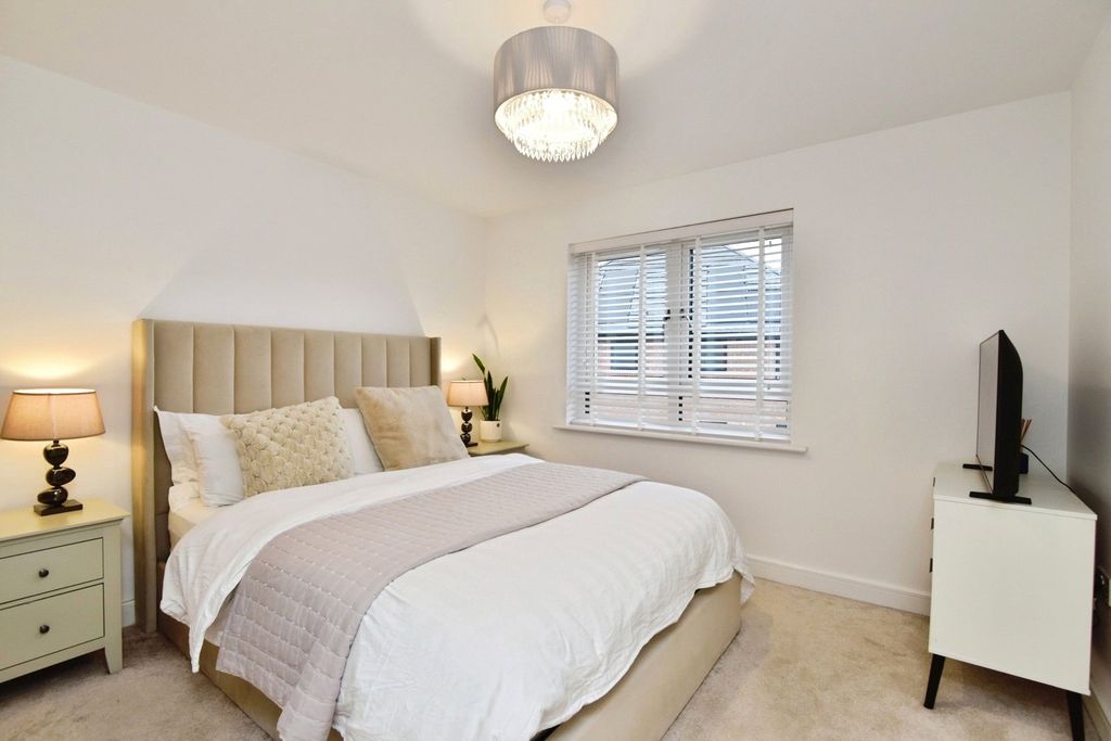 Property photo 3 of 20 Pbox-Img.Jpg