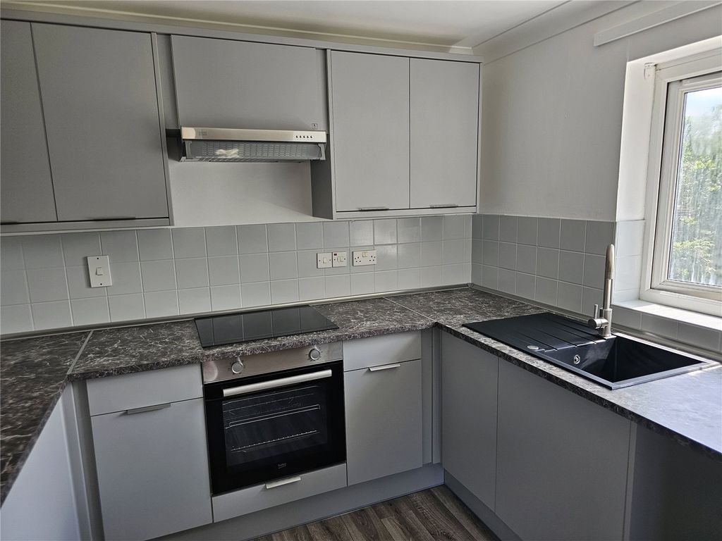 Property photo 2 of 11 Picture No. 31