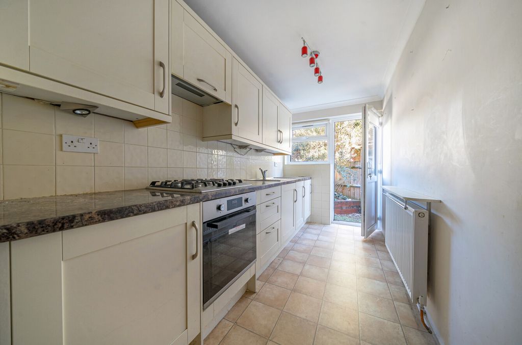 Property photo 3 of 16 1435299-2-69d4c02...