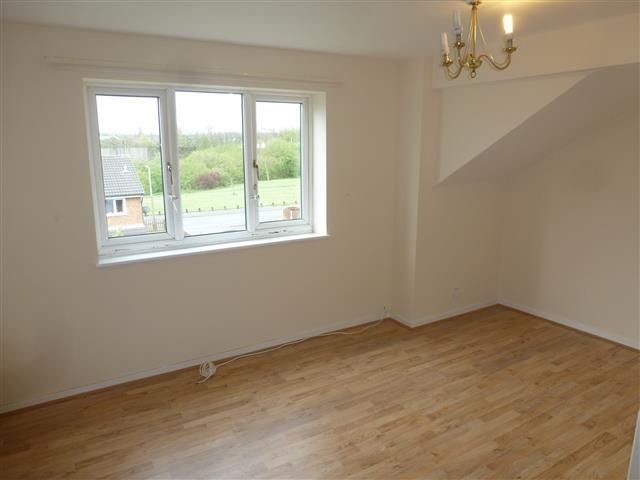 Property photo 2 of 7 Living Room