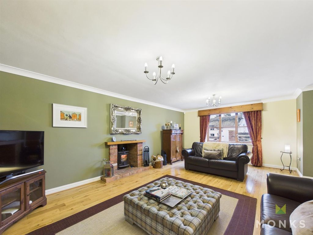 Property photo 3 of 27 Cam01348G0-Pr0779-Still008.Jpg