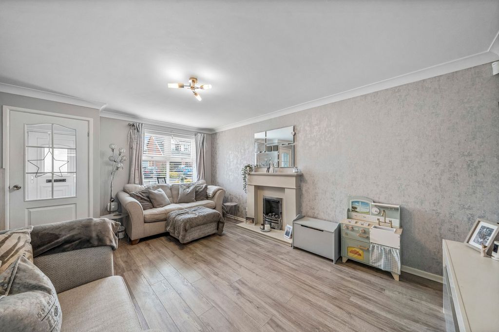 Property photo 2 of 23