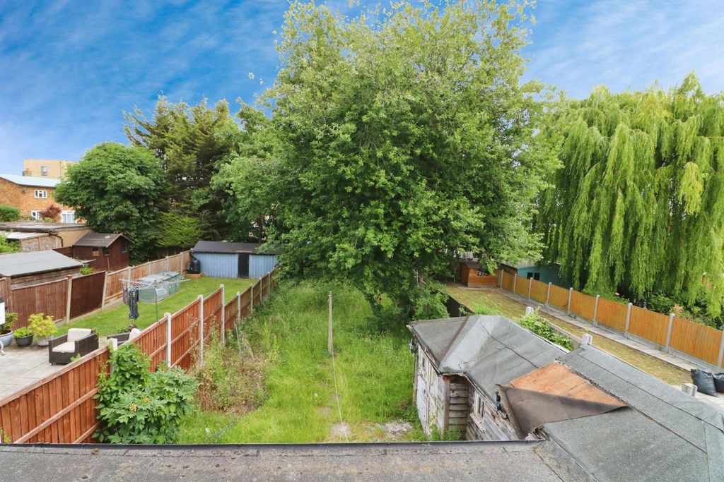 Property photo 2 of 18 Picture No. 22