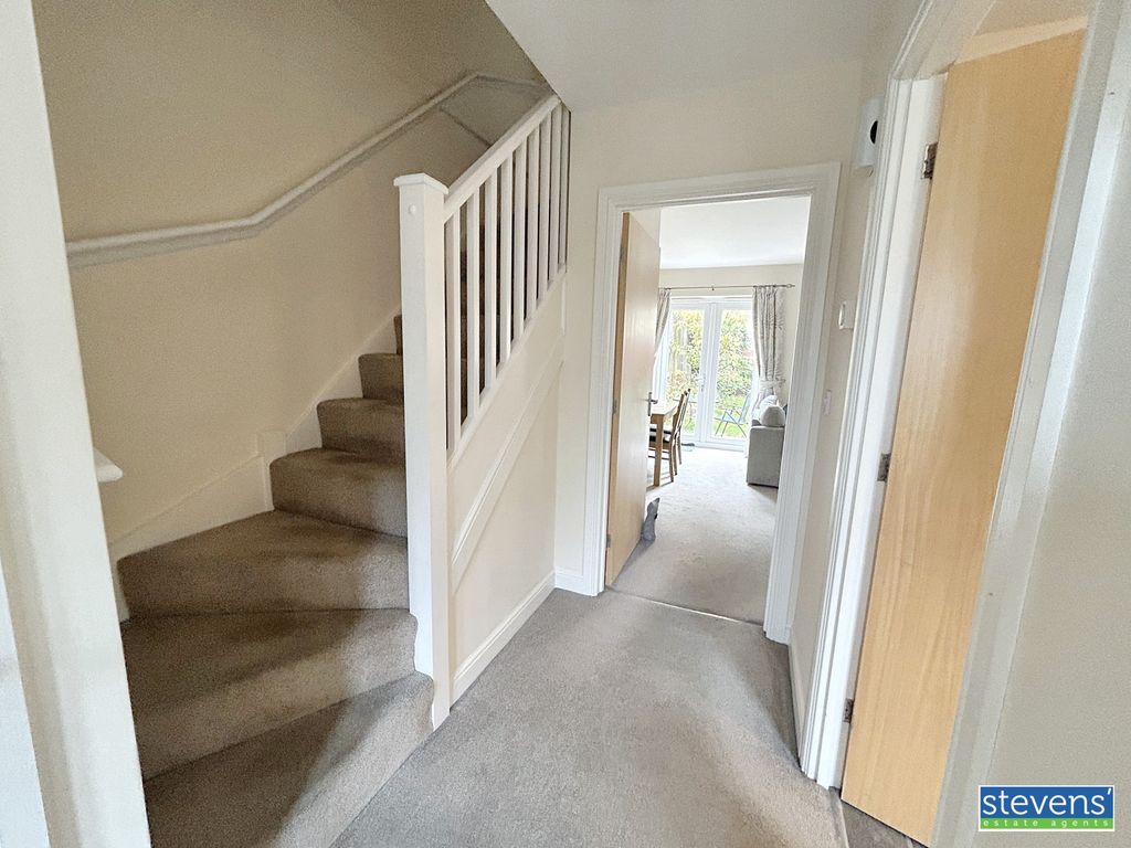 Property photo 3 of 21 Image00007