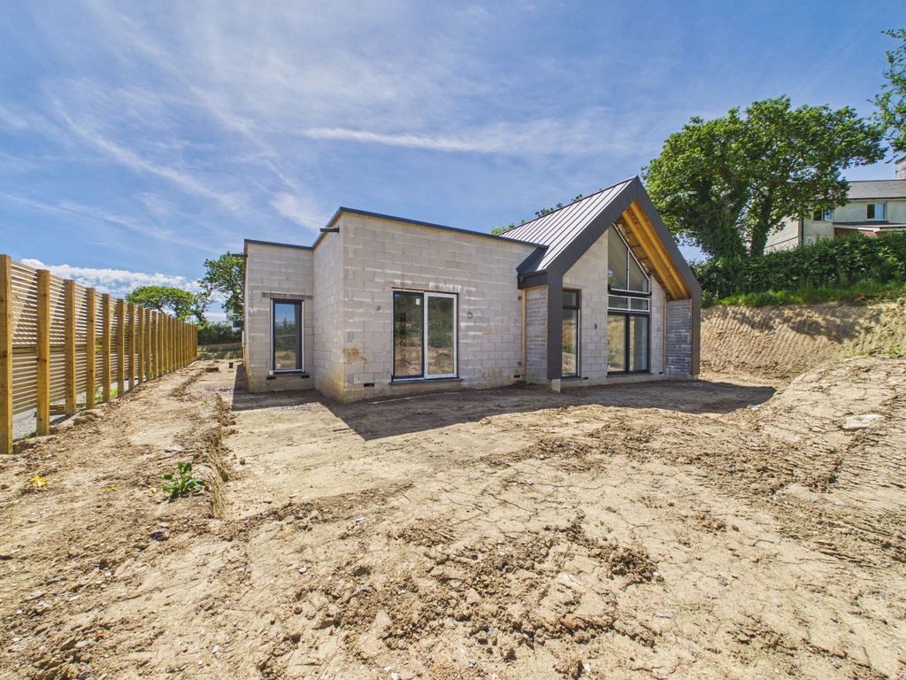 Property photo 3 of 11