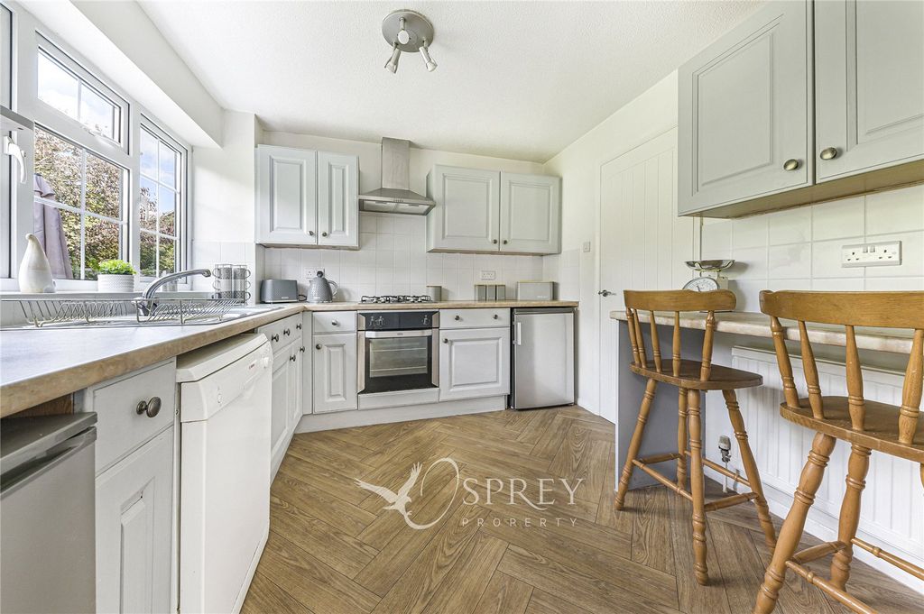 Property photo 2 of 22 Kitchen