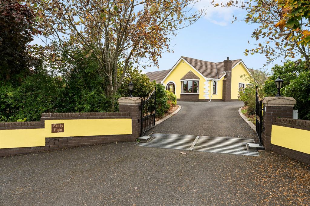 Property photo 2 of 44 38 Riverside Road 39.Jpg