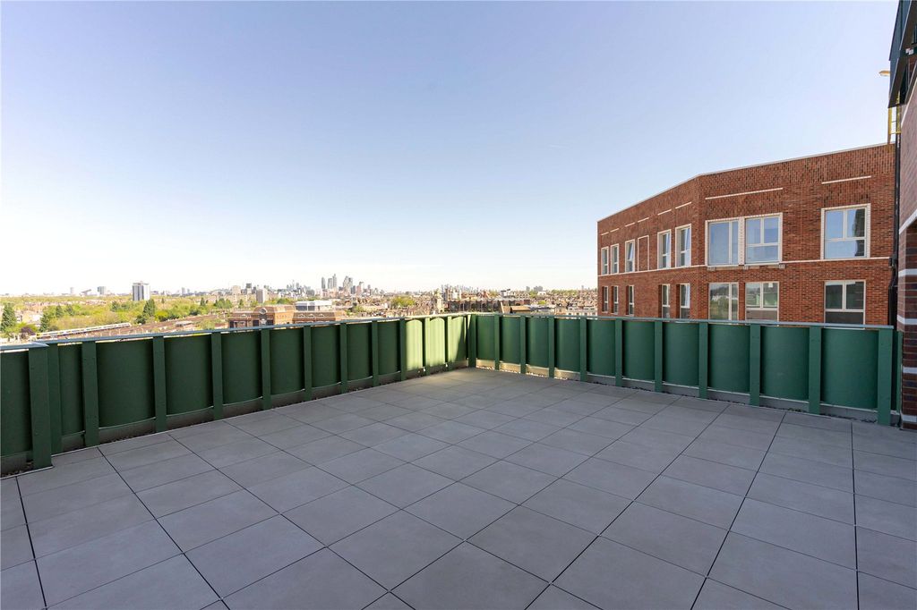 Property photo 2 of 20 Picture No. 17