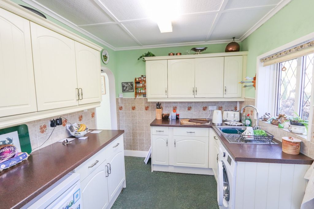 Property photo 3 of 25