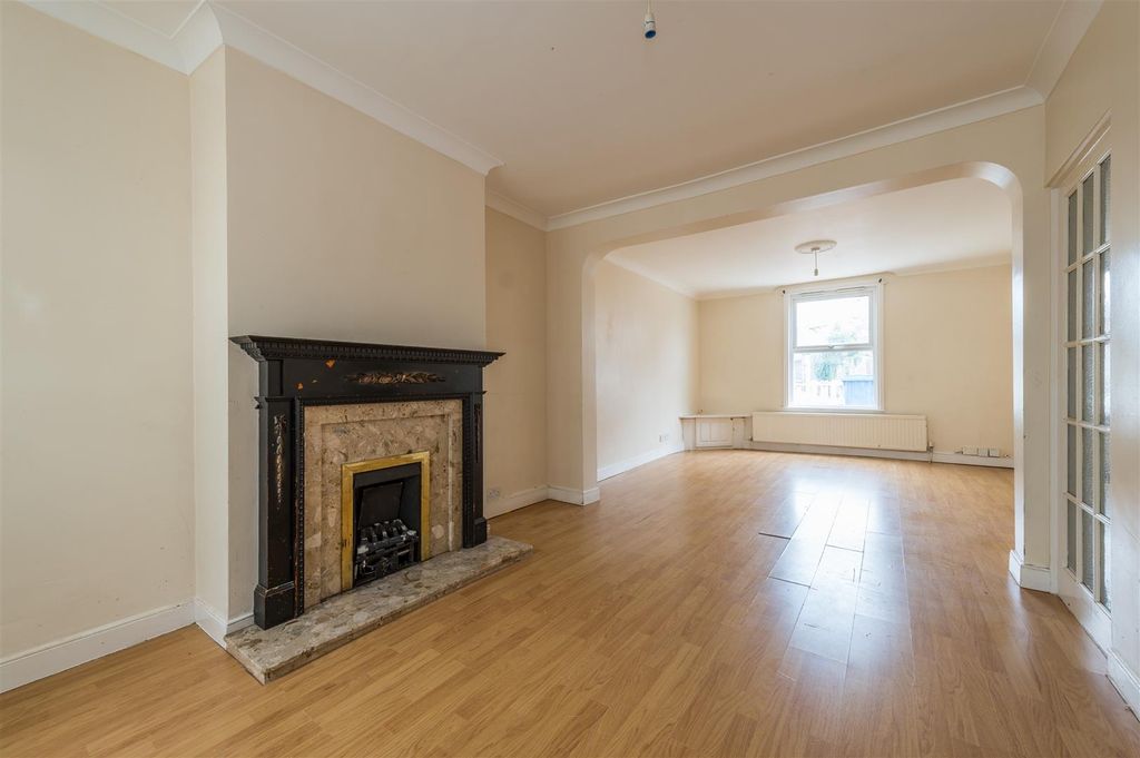Property photo 3 of 19 Victoria St_4.Jpg