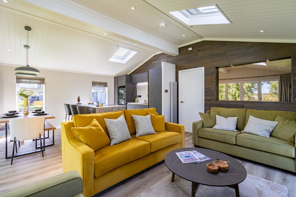 Property photo 3 of 41 4577862