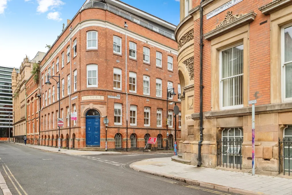 Apartment in Leicester, St Matthew's - View 3