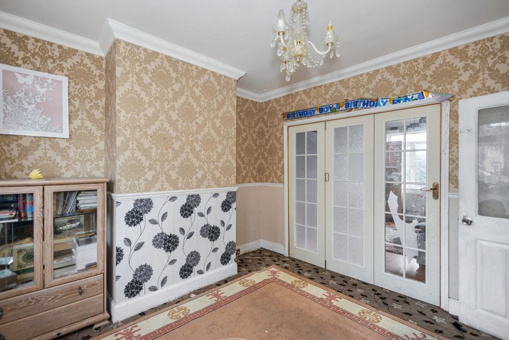 Property photo 3 of 17 53 Hillborough Road, Luton Lu1 5Ey