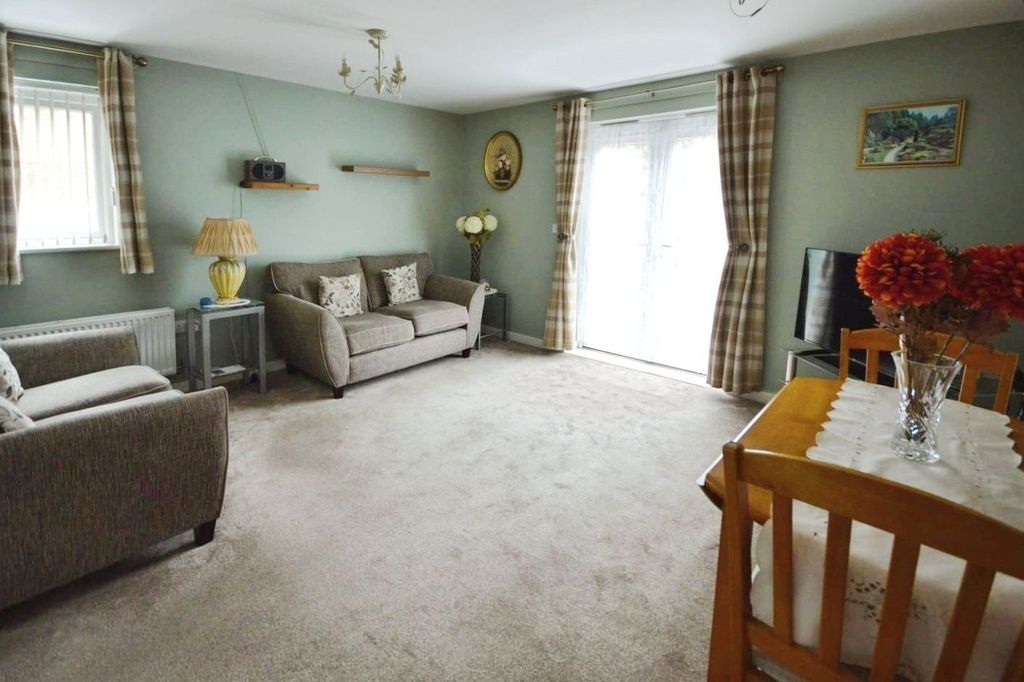 Property photo 3 of 11