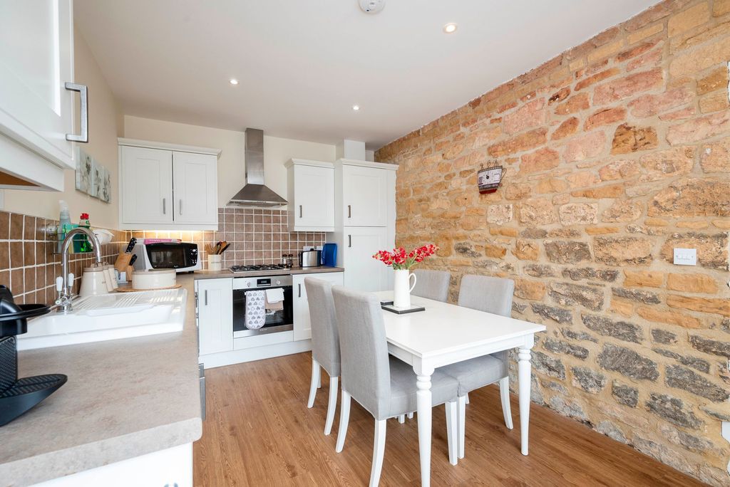 Property photo 2 of 17 Dining Area