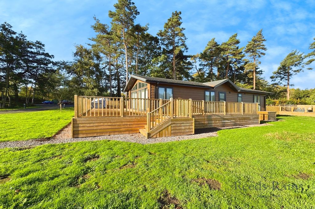 Property photo 1 of 17 Picture No. 01