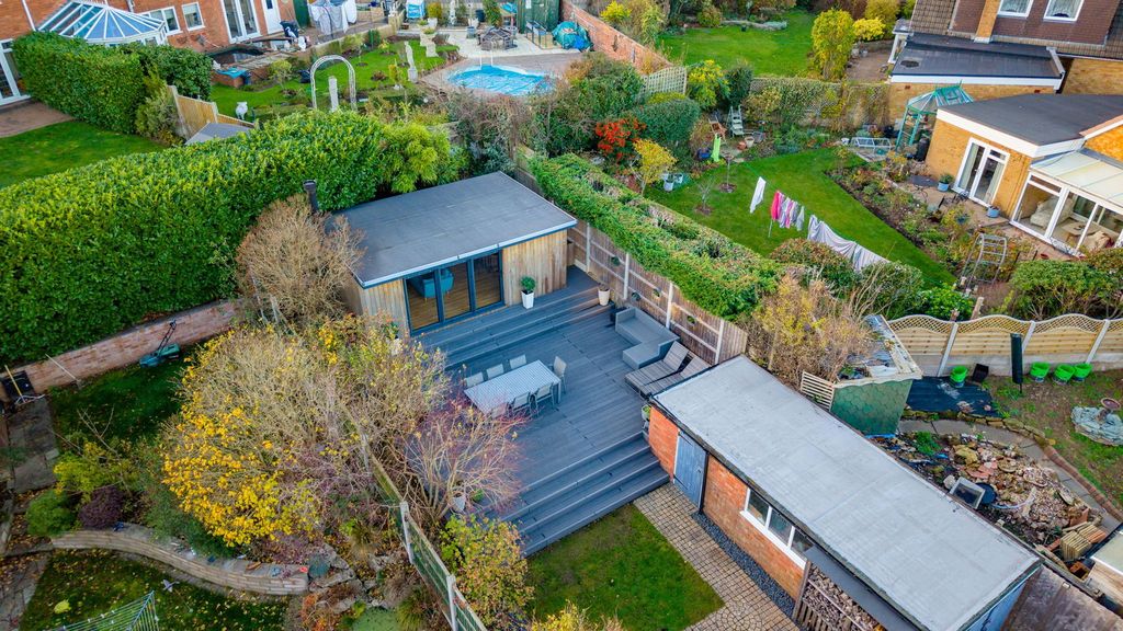 Property photo 2 of 39