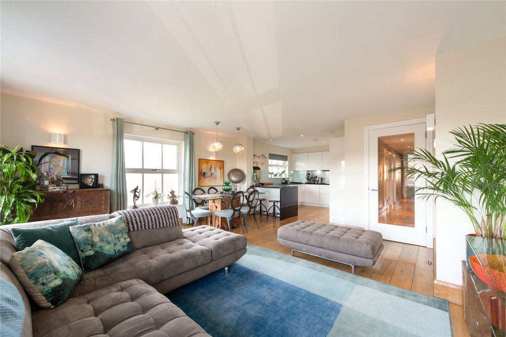 Property photo 3 of 15 Picture No. 05