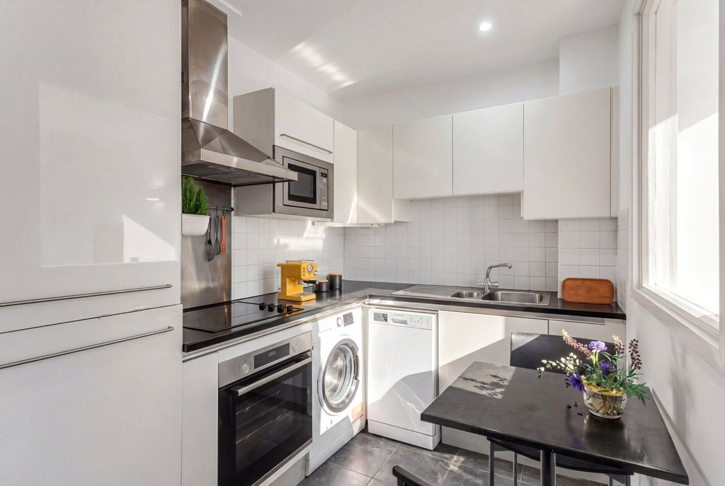 Property photo 2 of 9 Picture No. 20