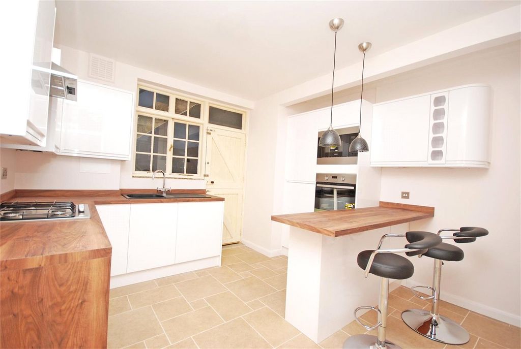 Property photo 2 of 9 Picture No. 01