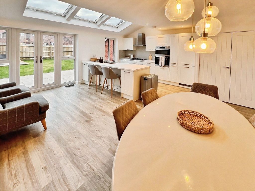 Property photo 2 of 16 Kitchen Diner