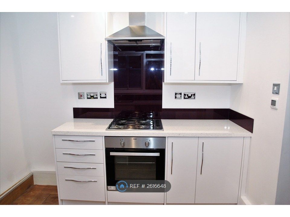 Property photo 3 of 17 Kitchen