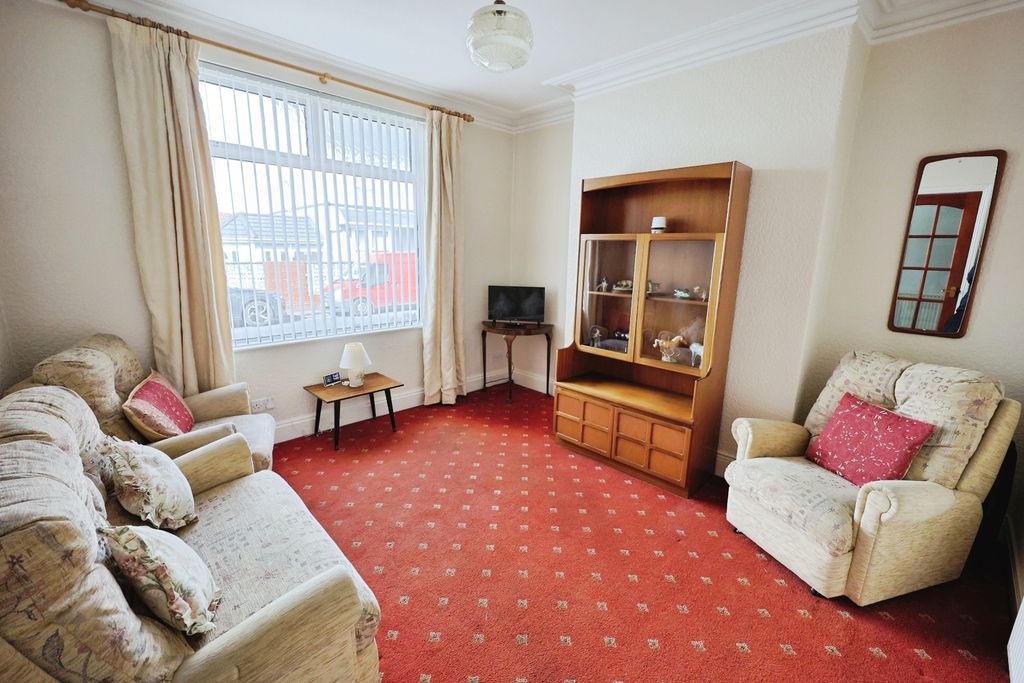 Property photo 3 of 13 Pbox-Img.Jpg