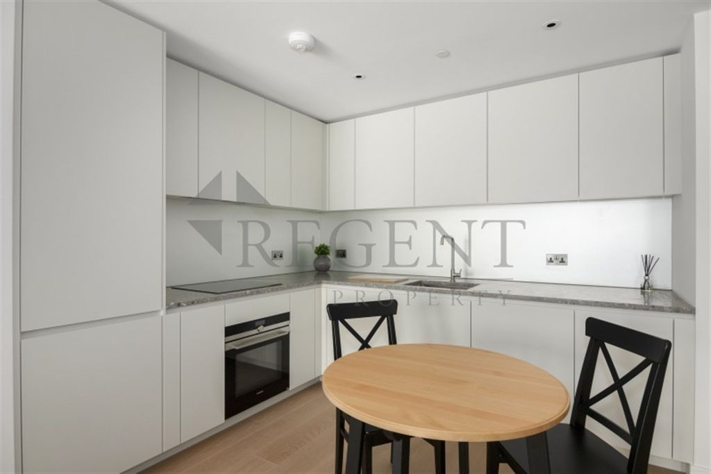 Property photo 3 of 18 Kitchen