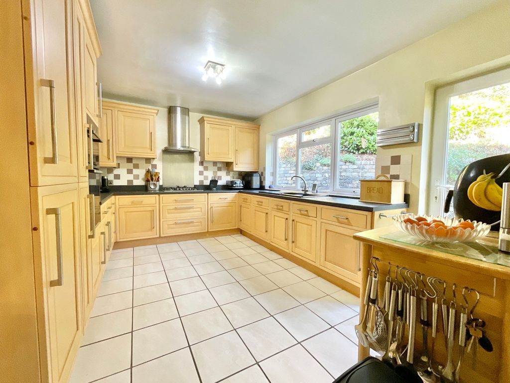 Property photo 2 of 30