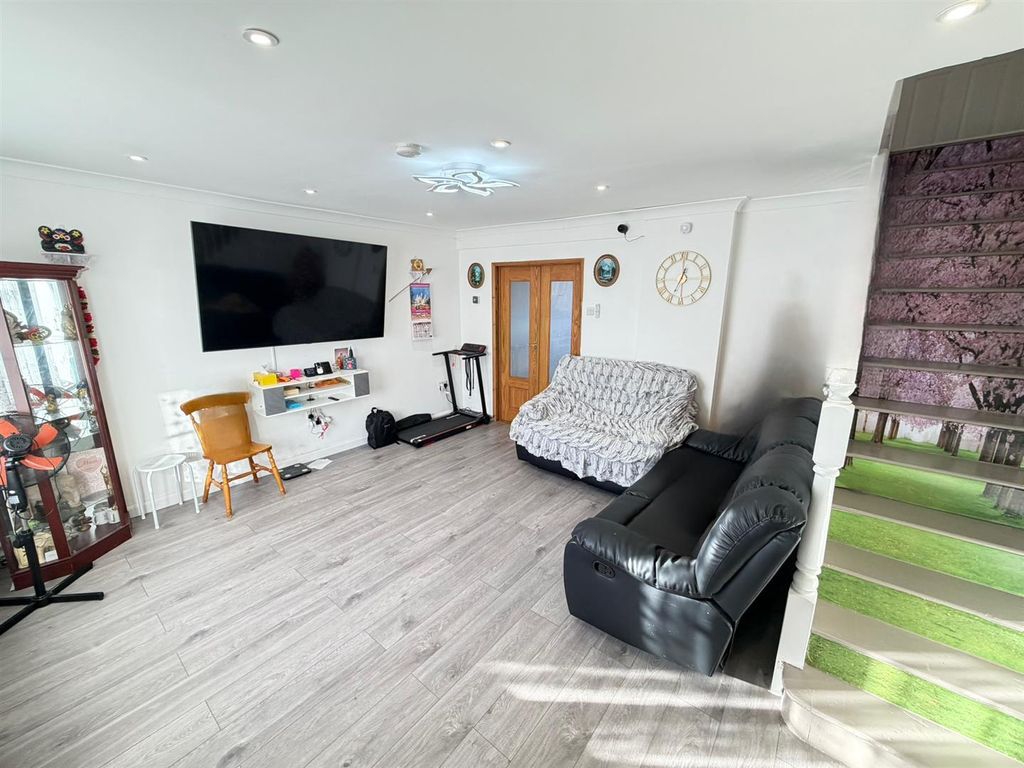 Property photo 3 of 12 Img_3529.Jpeg