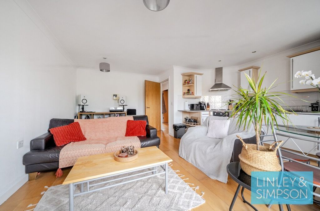 Property photo 2 of 10 Picture No. 06