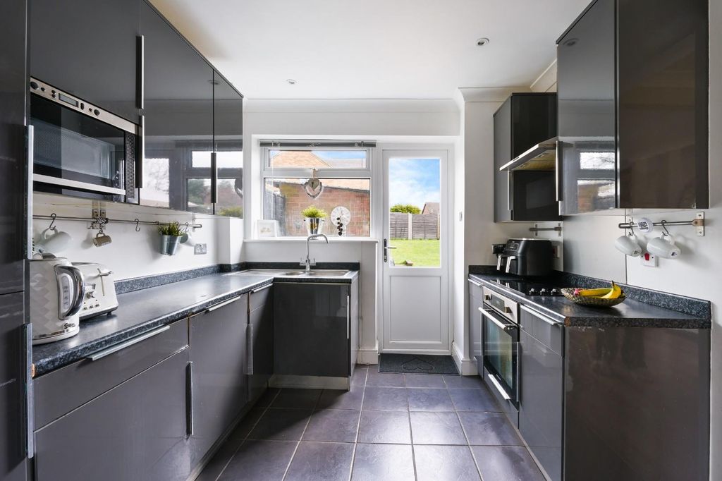 Property photo 2 of 13 Preston Lane