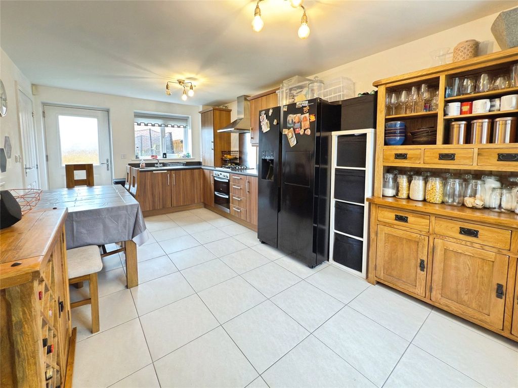 Property photo 2 of 17 Picture No. 02