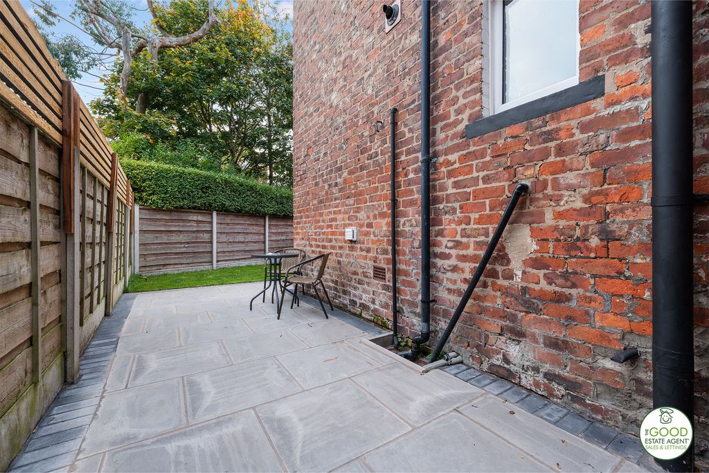 Property photo 3 of 25