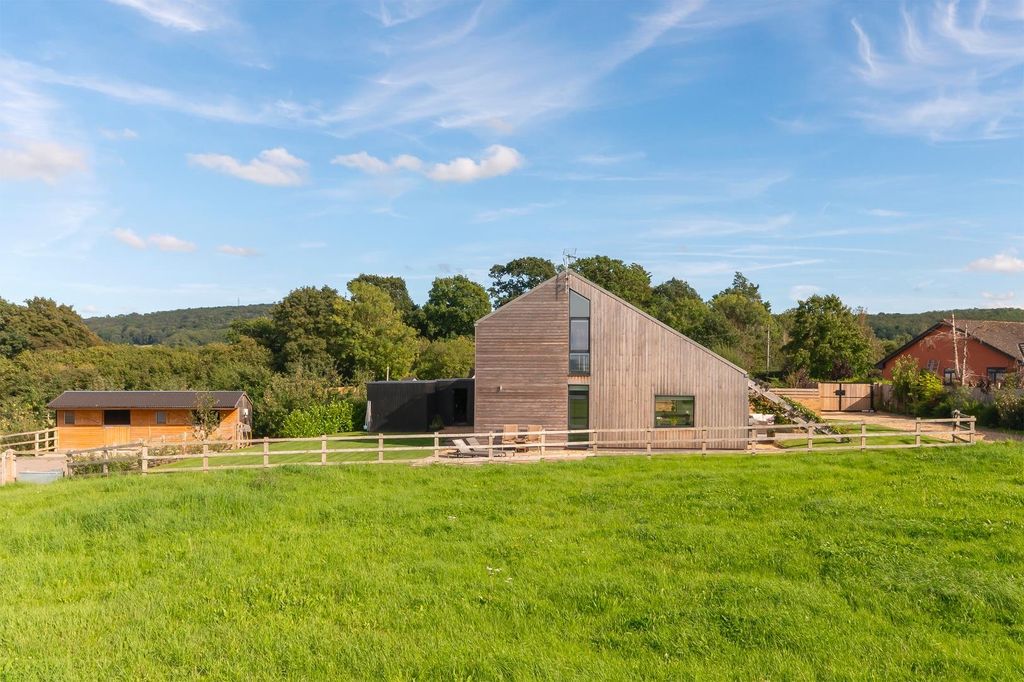 Property photo 2 of 45 Esuohaitseh - External G.Jpg