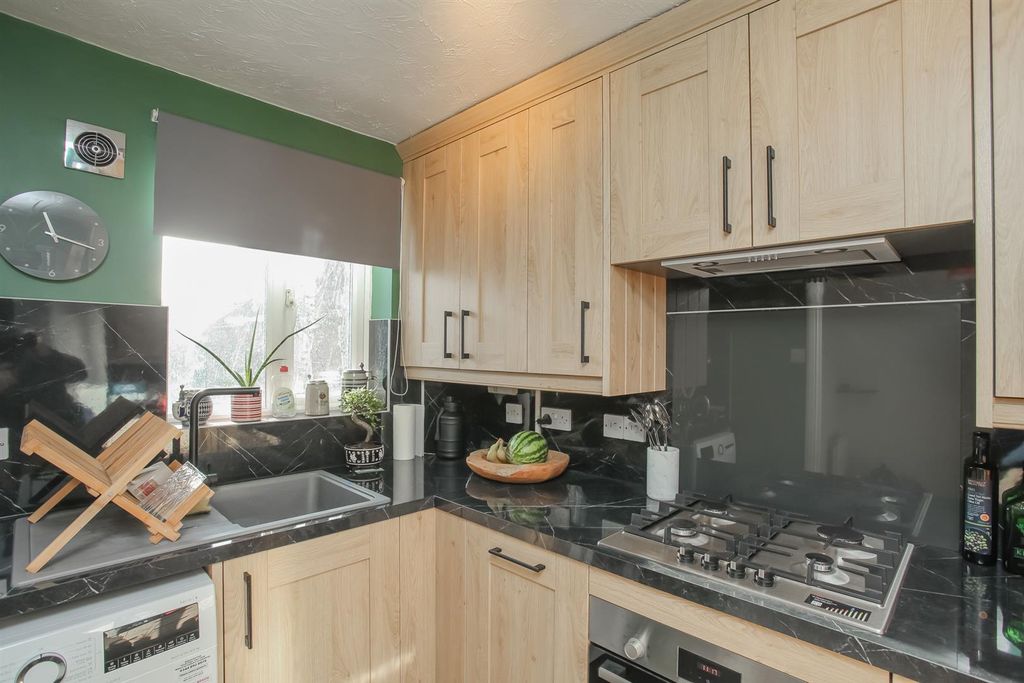 Property photo 2 of 13 Img_9845.Jpg