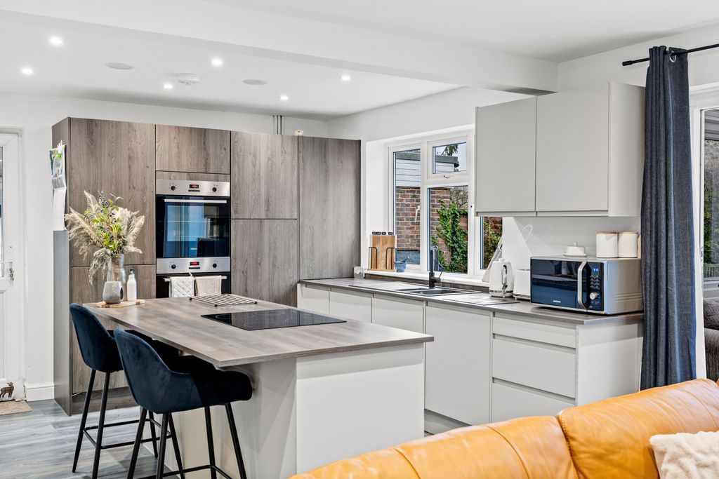 Property photo 2 of 23 Image (9).Jpg