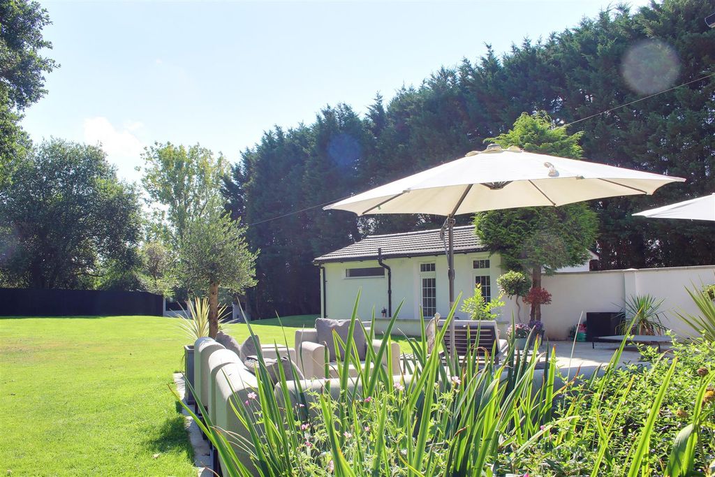 Additional image 26 of 5 bed detached house for saleDixons Hill Close, North Mymms AL9