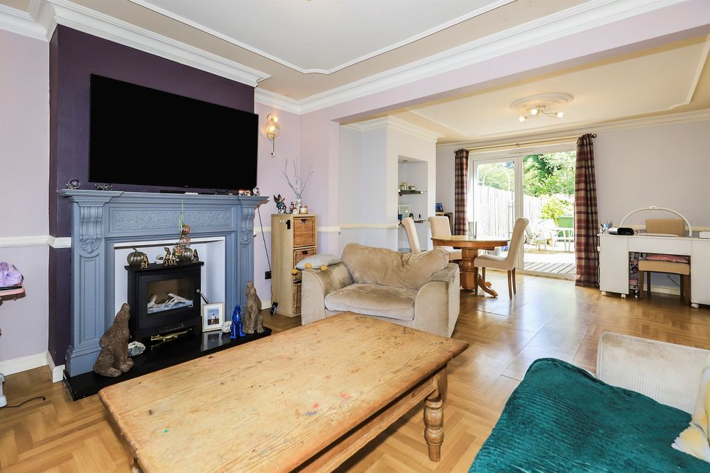 Property photo 3 of 18