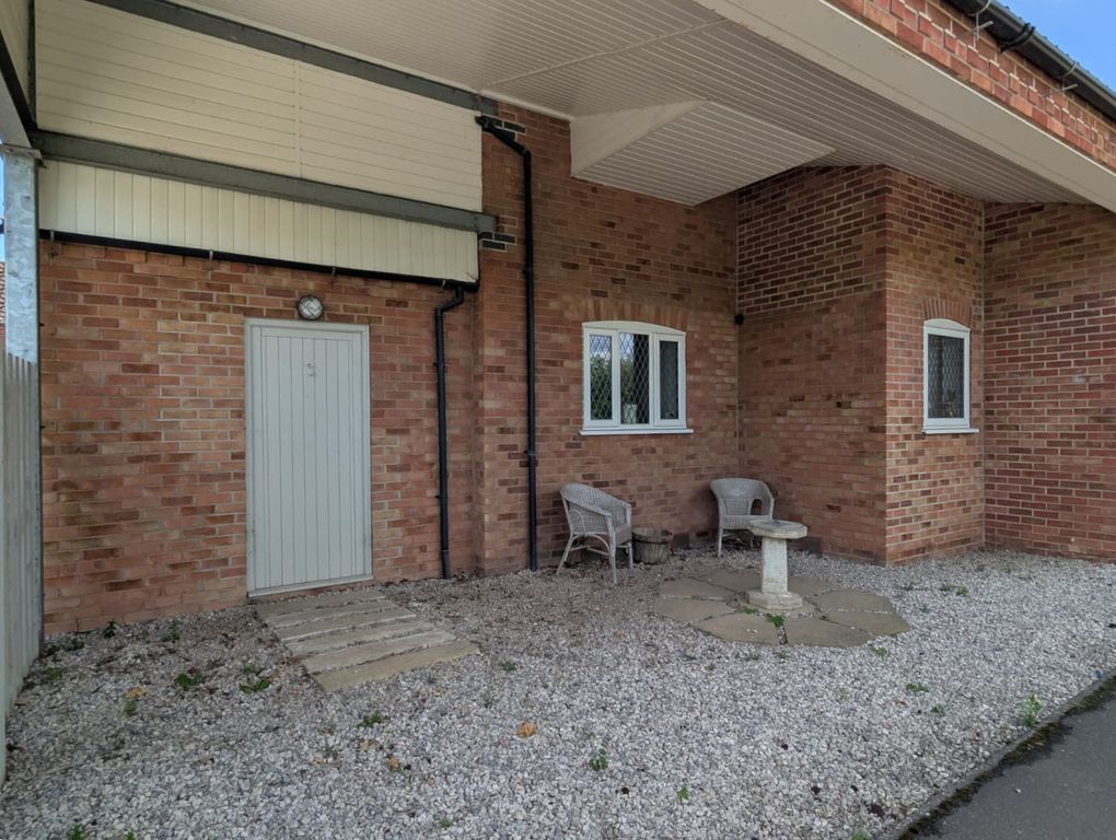 Property photo 2 of 52