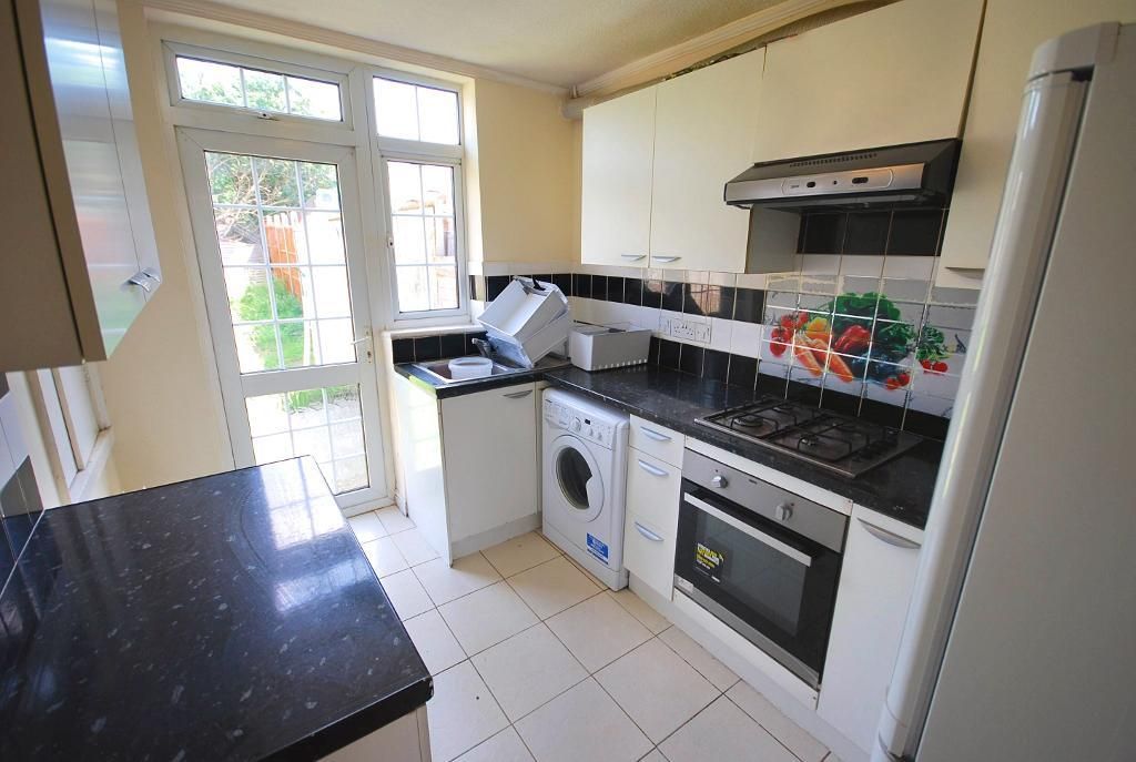 Property photo 3 of 8 Kitchen
