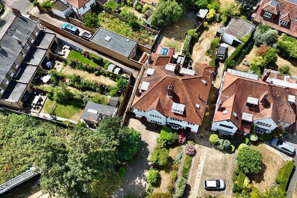 Property photo 2 of 25 Drone New