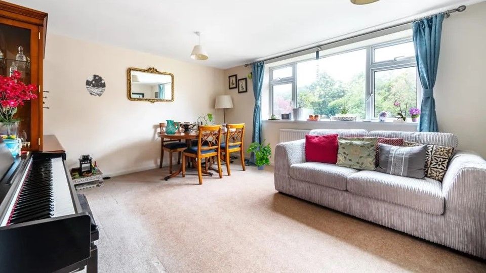 Property photo 3 of 12